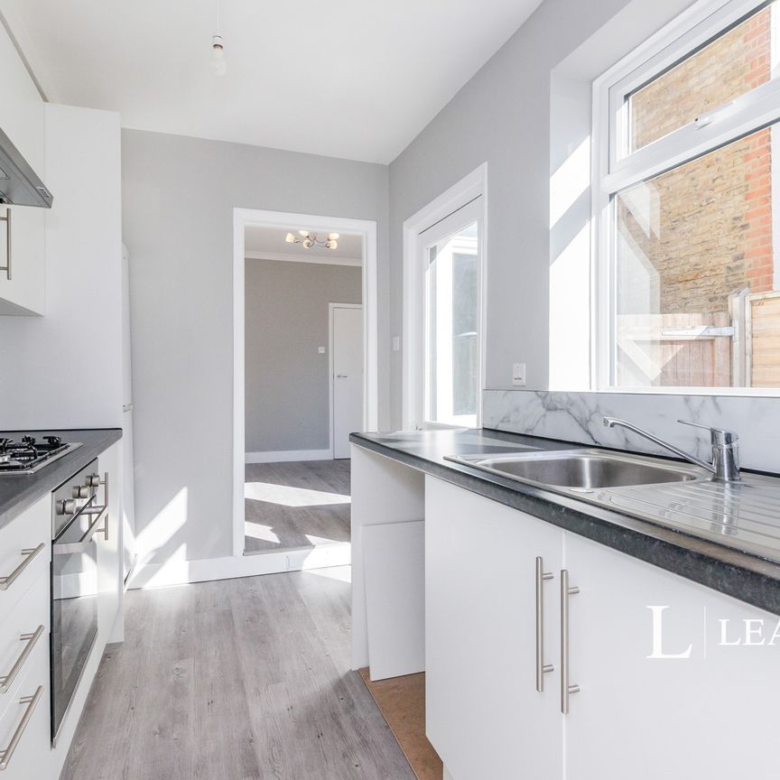 2 bedroom semi-detached to rent Portland Road, Kingston upon Thames, KT1 - Photo 1