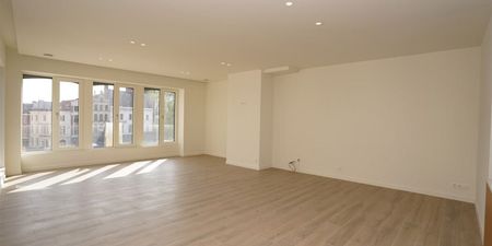 Appartement te huur in Kortrijk voor € 1.350 met 2 slaapkamers - Photo 2