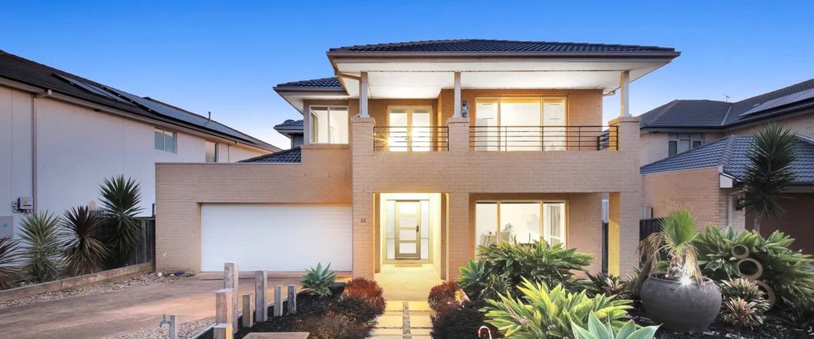 Luxury Living on Waterside - Photo 1