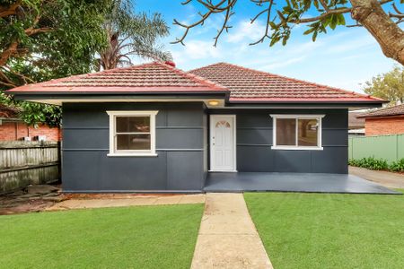 18 Nioka Avenue, Point Clare. - Photo 5