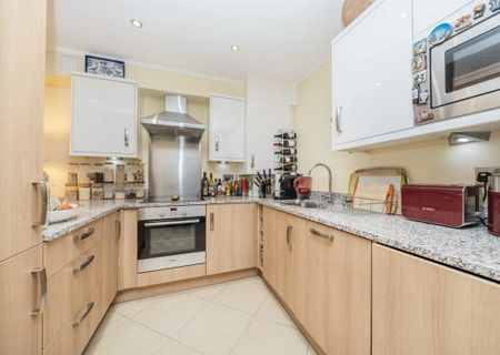 Chatfield Road, SW11 3SE, London - Photo 3