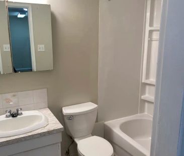 Vista on 78th - 1 Month Free! — 1 Bedroom - Photo 5