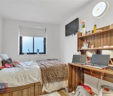 Queens Road, - Photo 1