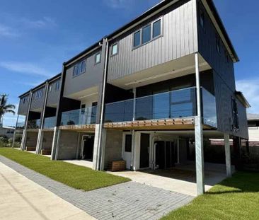 Brand New Stylish 3-Bed, 3-Bath - Photo 4