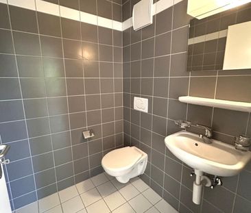 Superb 3.5 room apartment on the 1st floor - approx. 83m2 - Photo 2