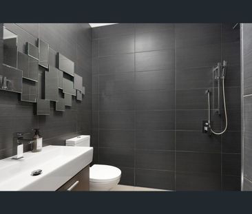 602/166 Flinders Street, Melbourne, Vic 3000 - Photo 2