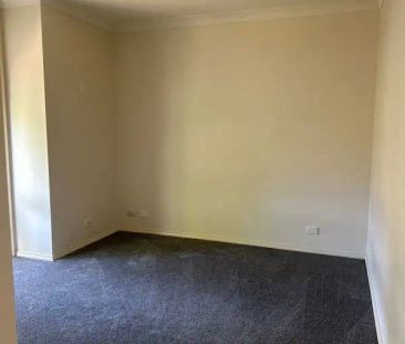 “Stylish 3-Bedroom Townhouse in Prime Central Werribee Location!” - Photo 4