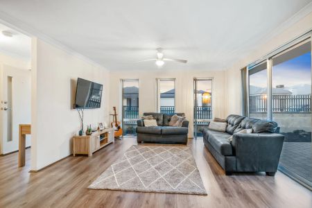 Easy living and low maintenance - Photo 2