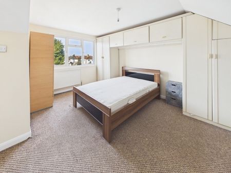 Courtlands Ave, Langley, Slough,SL3 - Photo 4