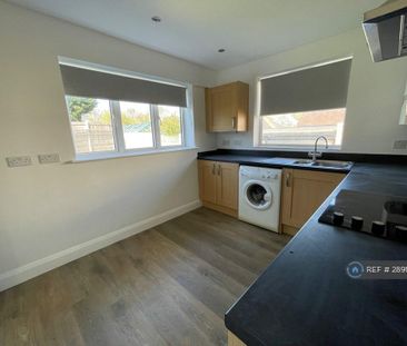 3 bedroom bungalow to rent - Photo 3