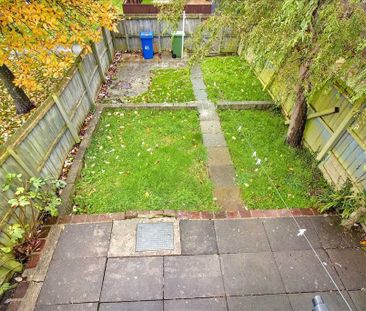 3 bedroom terraced house to rent - Photo 3