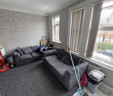 27 Flat 2 Headingley Mount, Leeds, LS6 3EW - Photo 2 | Rentumo