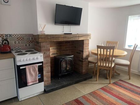 1 bedroom terraced house to rent - Photo 4