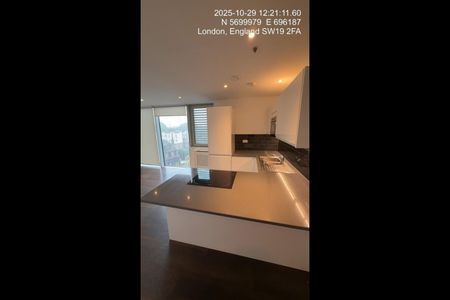 2 Bed Flat, Britannia Point, SW19 - Photo 4