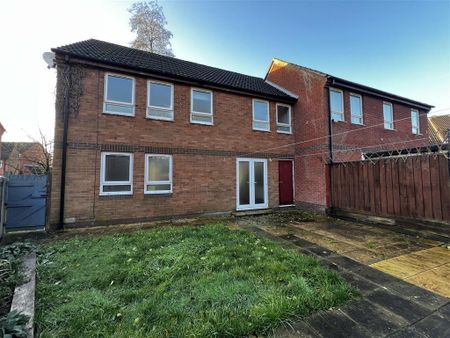 Lushington Close - Photo 3