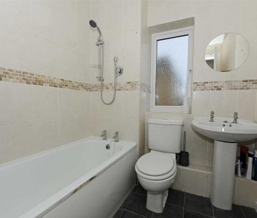 2 bedroom semi-detached house to rent - Photo 5