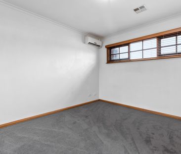 53 Alfred Street, Port Melbourne VIC 3207 - House For Rent | Domain - Photo 2