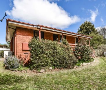 Three Bedrooms Home with Double Garage - Photo 3