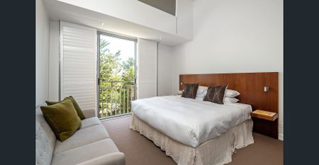 Private Luxurious Townhouse in a Serene Garden Estate - Photo 2