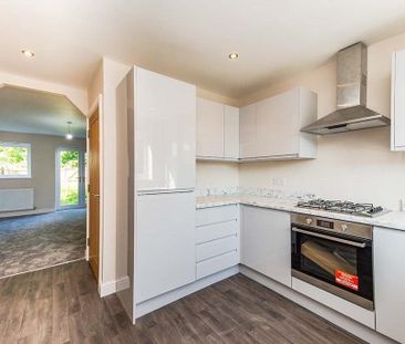 4 bedroom terraced house to rent - Photo 5