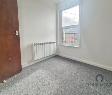 2 bedroom flat to rent - Photo 3