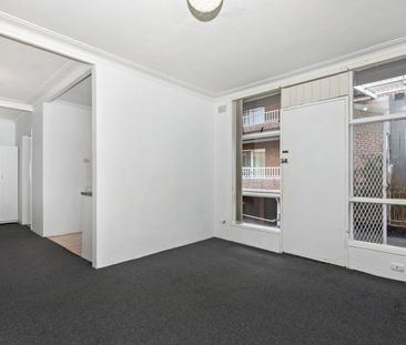 Neat 1 Bedroom Unit - Photo 2