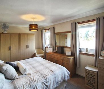 2 bedroom semi-detached house to rent - Photo 4