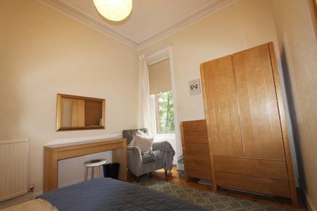 3 bedroom apartment to rent - Photo 4