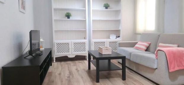 Rent of Refurbished Apartment in Arganzuela - Ideal for Families - Photo 1