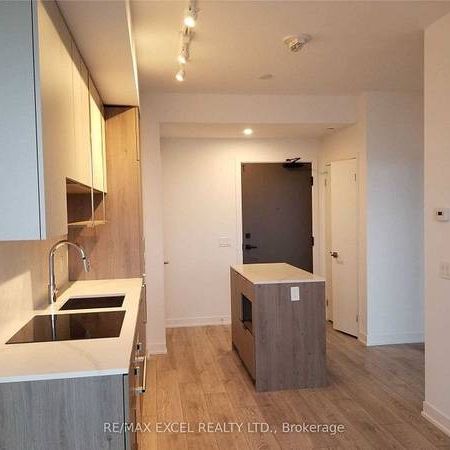 Yonge/Finch-New Bright 1Bdrm 1Bath - Photo 3