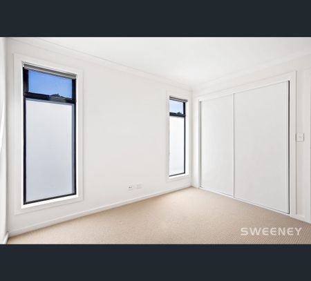 1/12 Brennan Court, Altona Meadows, Vic 3028 - Photo 2