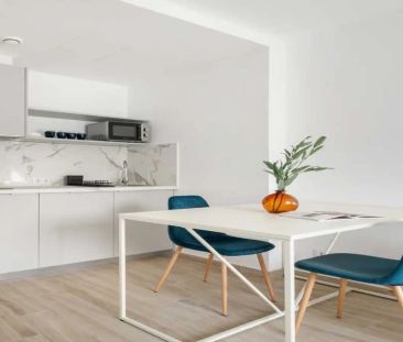 Room in a shared 12-bedroom apartment for rent in Almenara. - Foto 2