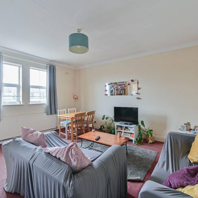 3 bedroom flat to rent - Photo 1