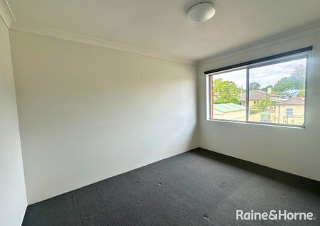 Spacious 2 Bedroom unit - Photo 3