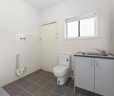 Beautiful renovated home. - Photo 5