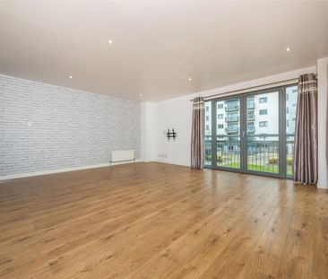 3 bedroom apartment to rent - Photo 6