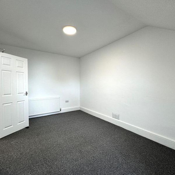 3 bedroom flat to rent - Photo 1