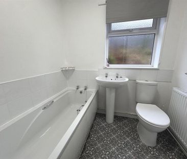 2 bedroom terraced bungalow to rent - Photo 2