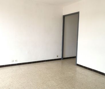 T1BIS 410€ H.C 58Bis Av Jean Jaurès Nîmes, 35m² - Photo 5