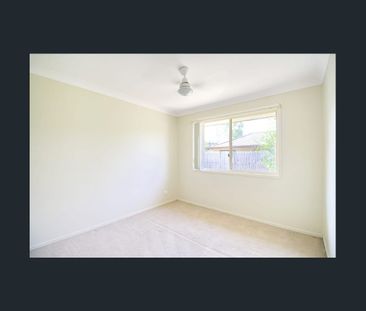 Spacious Four-Bedroom Home with Ensuite, Two Living Areas, Air Cond... - Photo 3