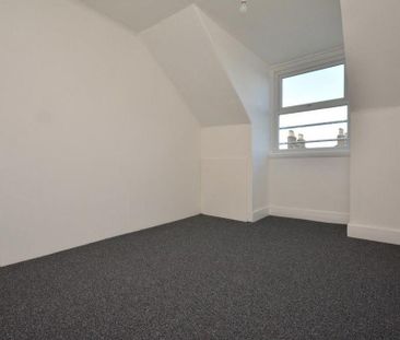 2 bedroom maisonette to rent - Photo 4