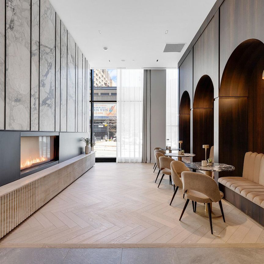 950 Rue Saint-Antoine O, Montréal, QC - Photo 1