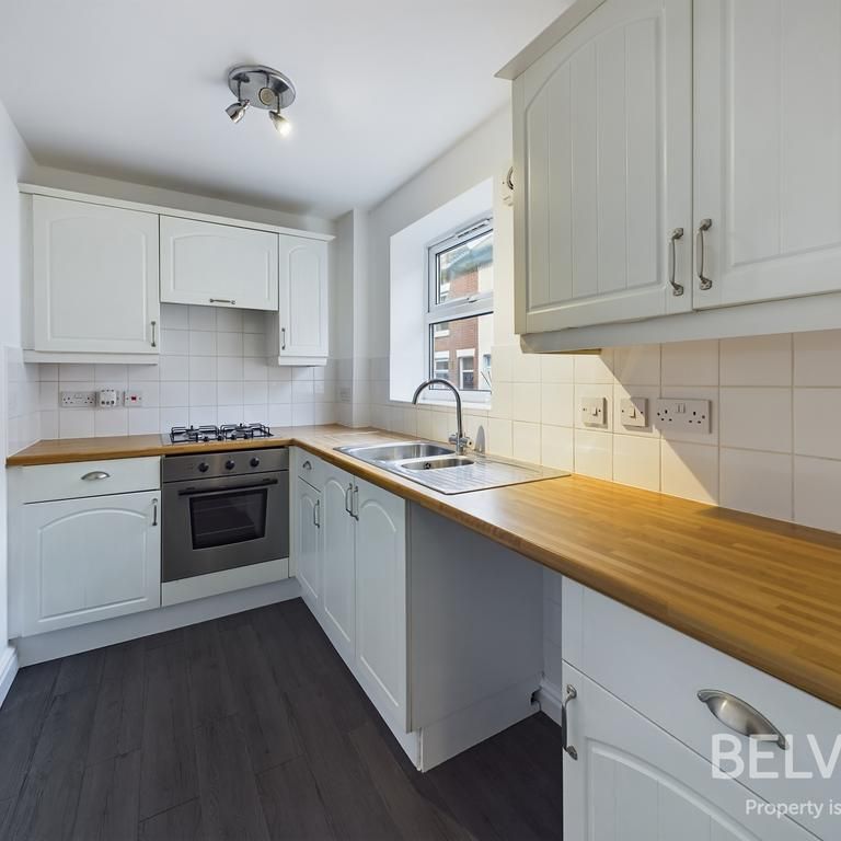 2 bedroom flat to rent - Photo 1