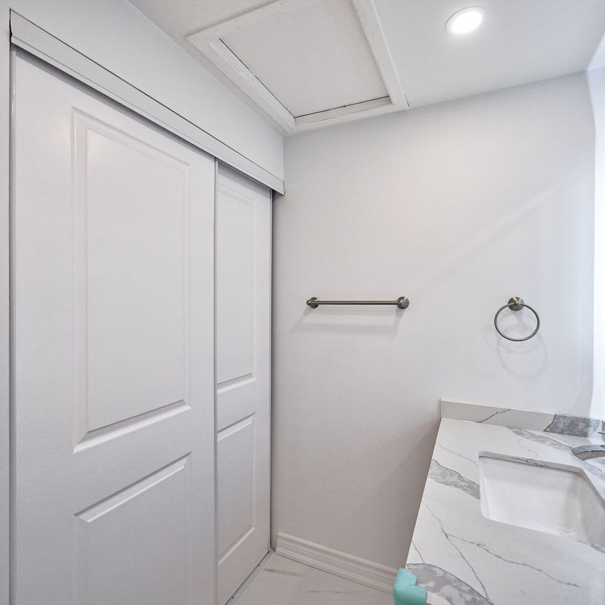 For Lease - 6455 Tisler Crescent, Mississauga, Ontario - Photo 1