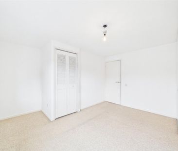 2 bedroom semi-detached house to rent - Photo 5