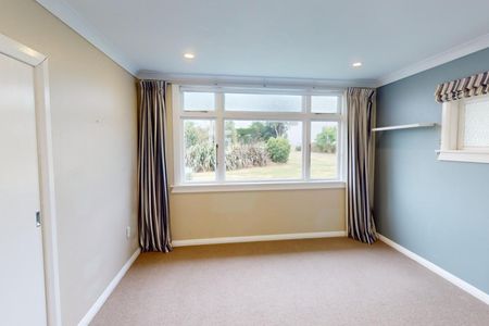 Ohakea - 4 Bedrooms - Photo 2