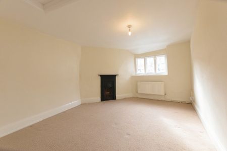 2 Bedroom - The Borough, Crondall - Photo 3