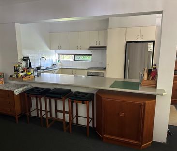 Broadbeach Waters - Photo 4