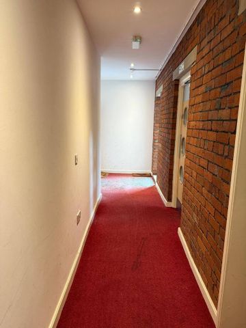 2 bedroom flat to rent - Photo 2