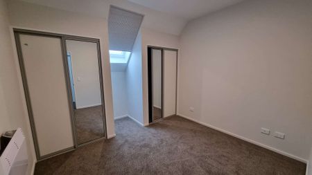 2 Bedroom Townhouse in Phillipstown - Photo 2